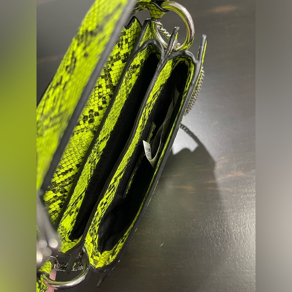 Zara Neon Snake Skin Print Silver Chain Crossbody Bag - Picture 7 of 10